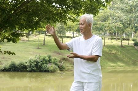 慢性背疼，饮食调理与舒缓策略