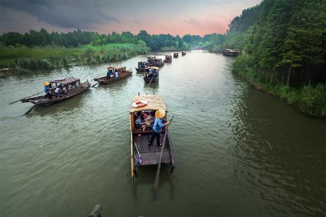 溱湖风景区展现生态魅力，迎接旅游热潮，最新新闻报道